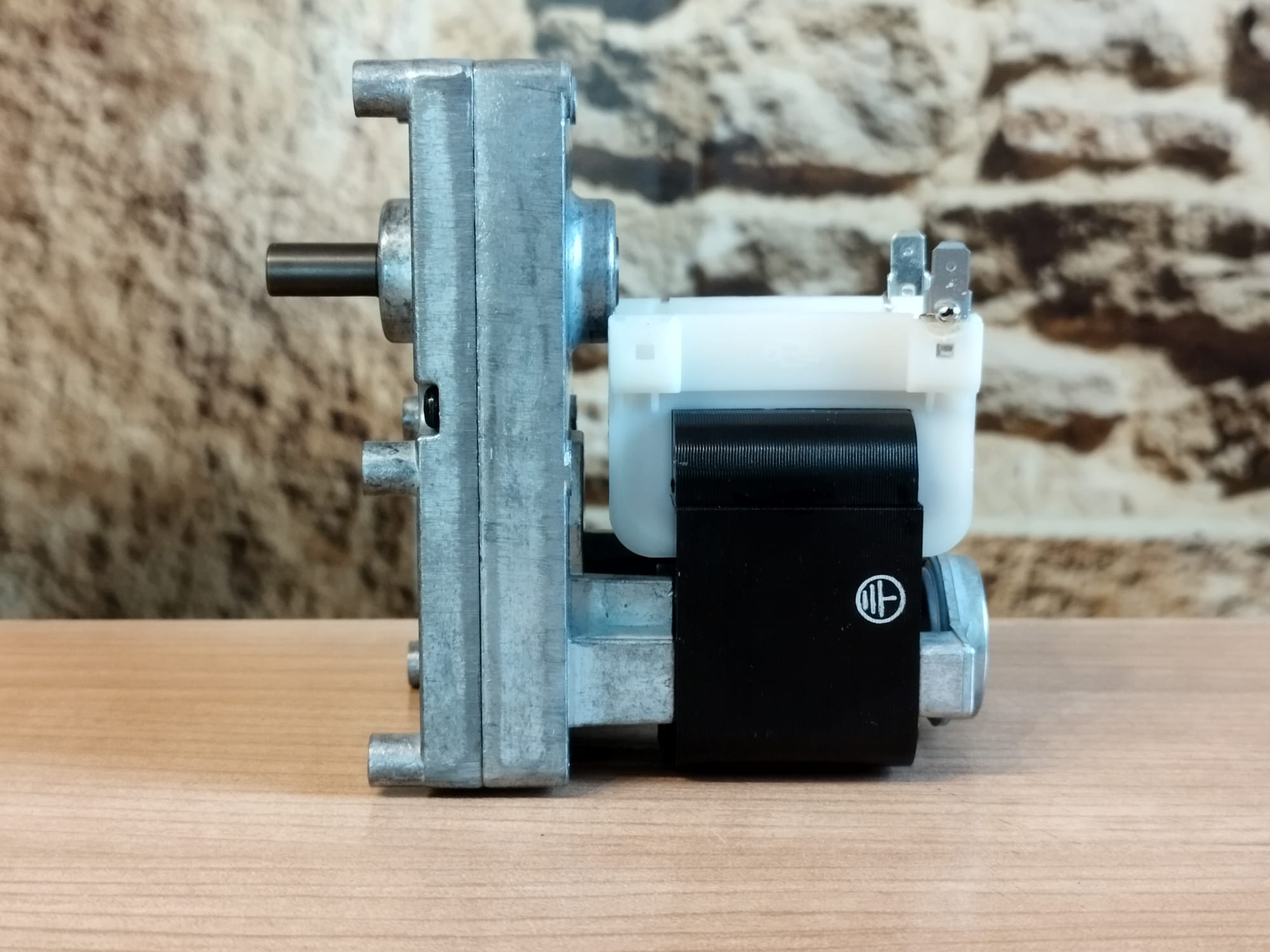 Motoreduktor za peć na pelete SPG 5,2 rpm fi10 mm -za vrtnju spirale za pelet npr, THERMOFLUX...